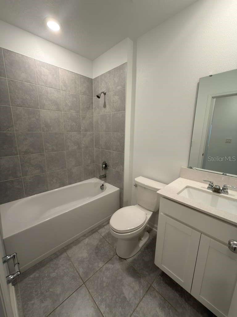 Image 14 of 22 For 207 Aqua Avenue