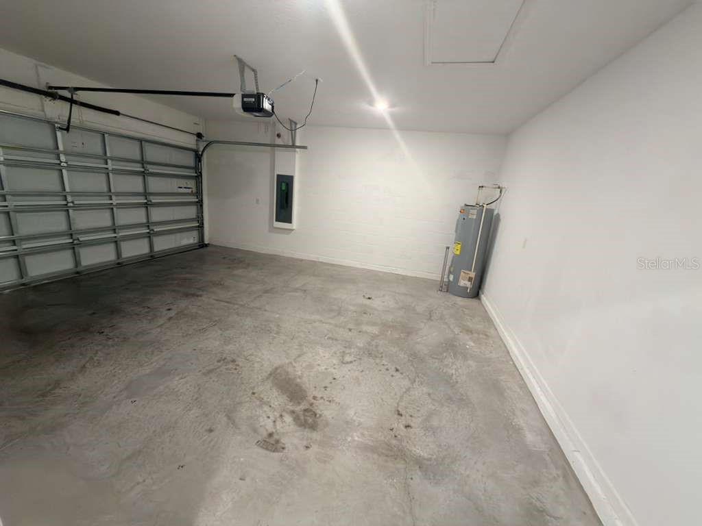 Image 4 of 22 For 207 Aqua Avenue