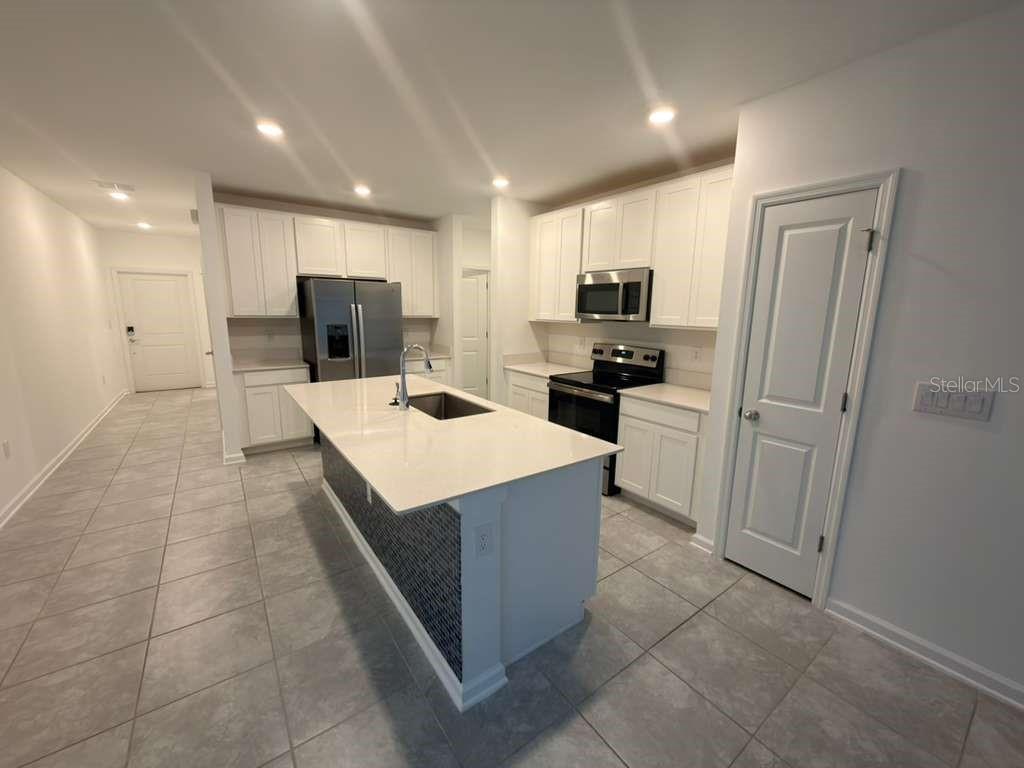 Image 6 of 22 For 207 Aqua Avenue