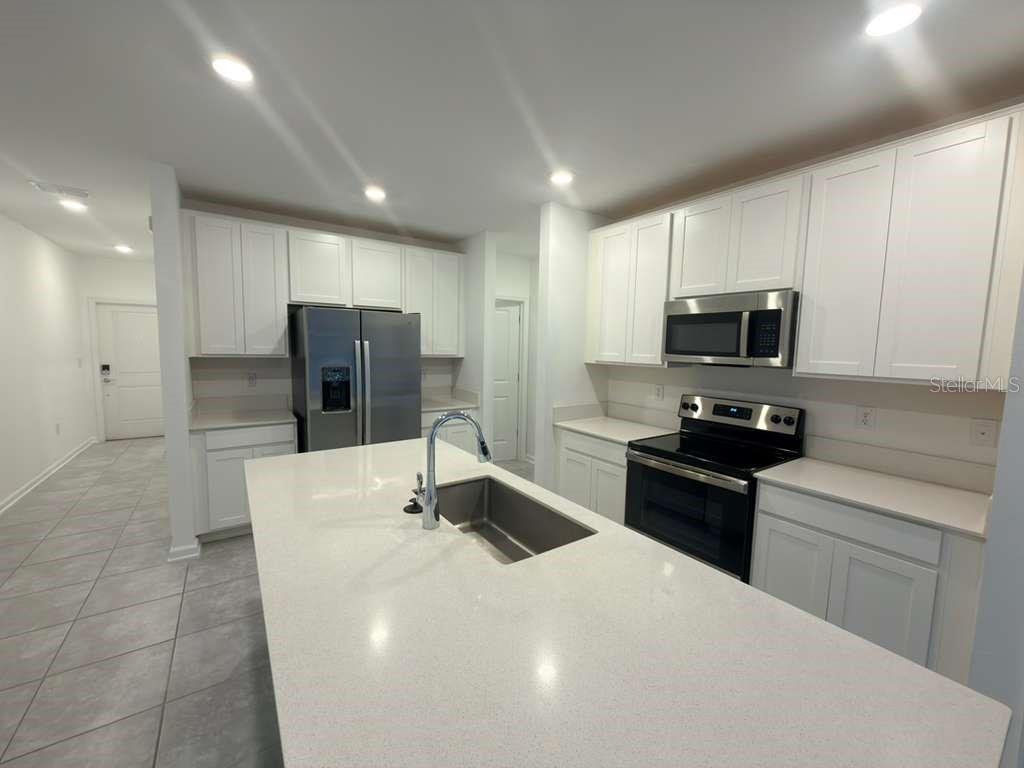 Image 8 of 22 For 207 Aqua Avenue