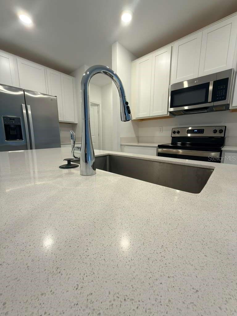 Image 9 of 22 For 207 Aqua Avenue