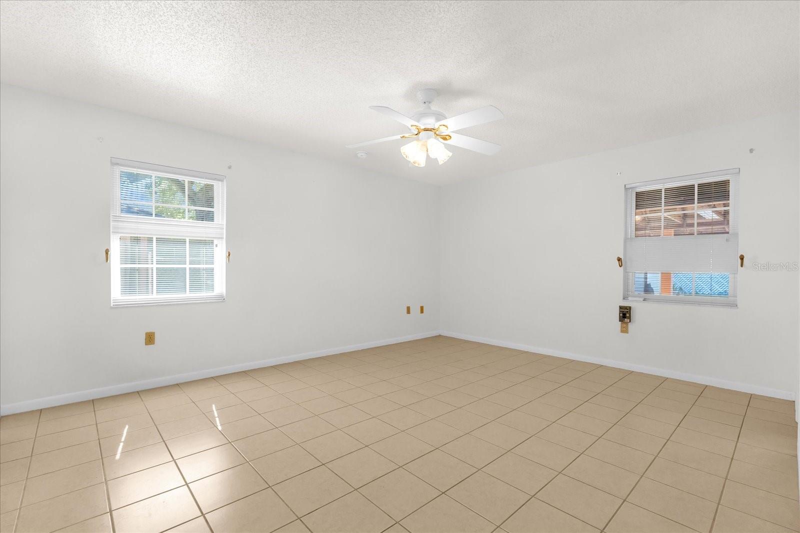 Image 6 of 26 For 25 Forest Drive