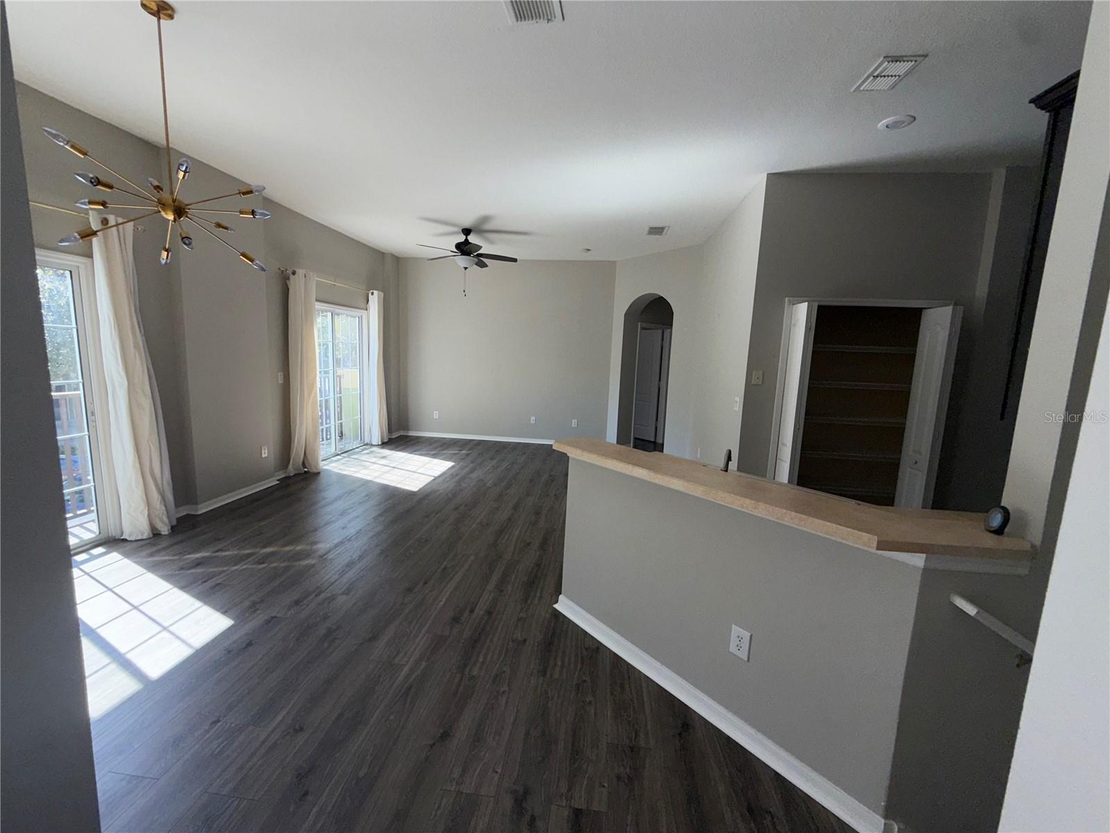 Image 16 of 42 For 1810 Pine Oak Trail