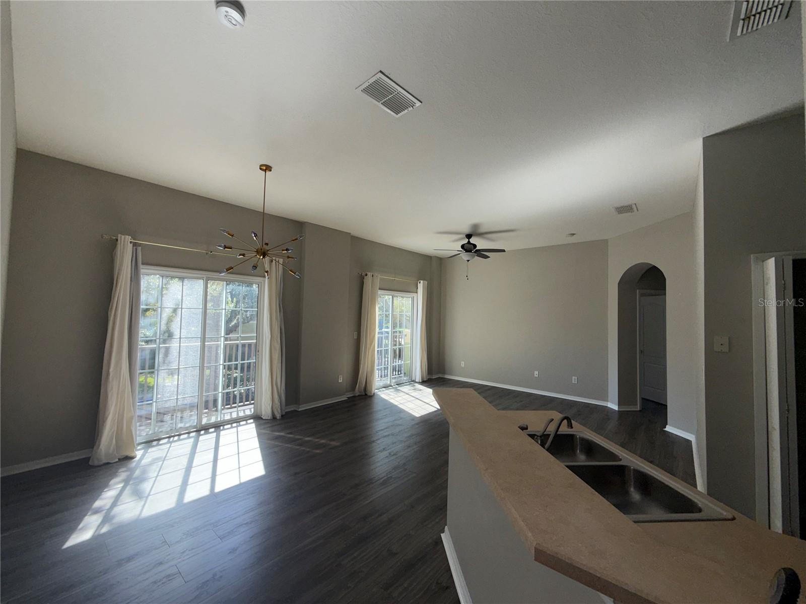 Image 5 of 42 For 1810 Pine Oak Trail