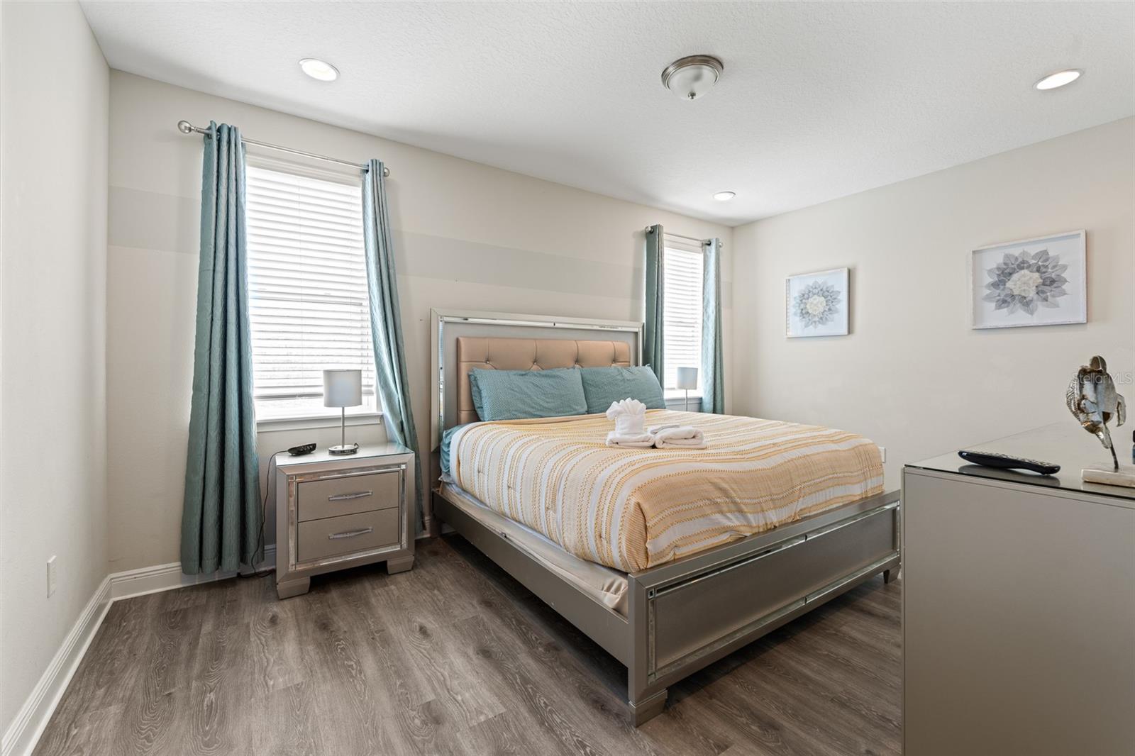 Image 22 of 46 For 7392 Marker Avenue