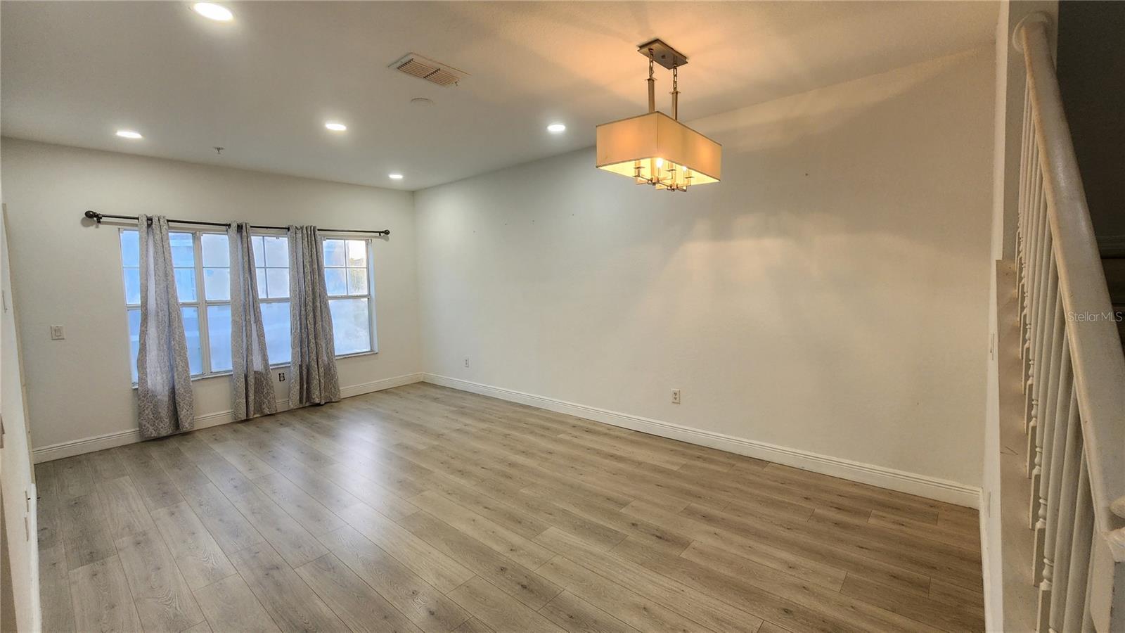 Image 13 of 32 For 2316 Grand Central Parkway 10