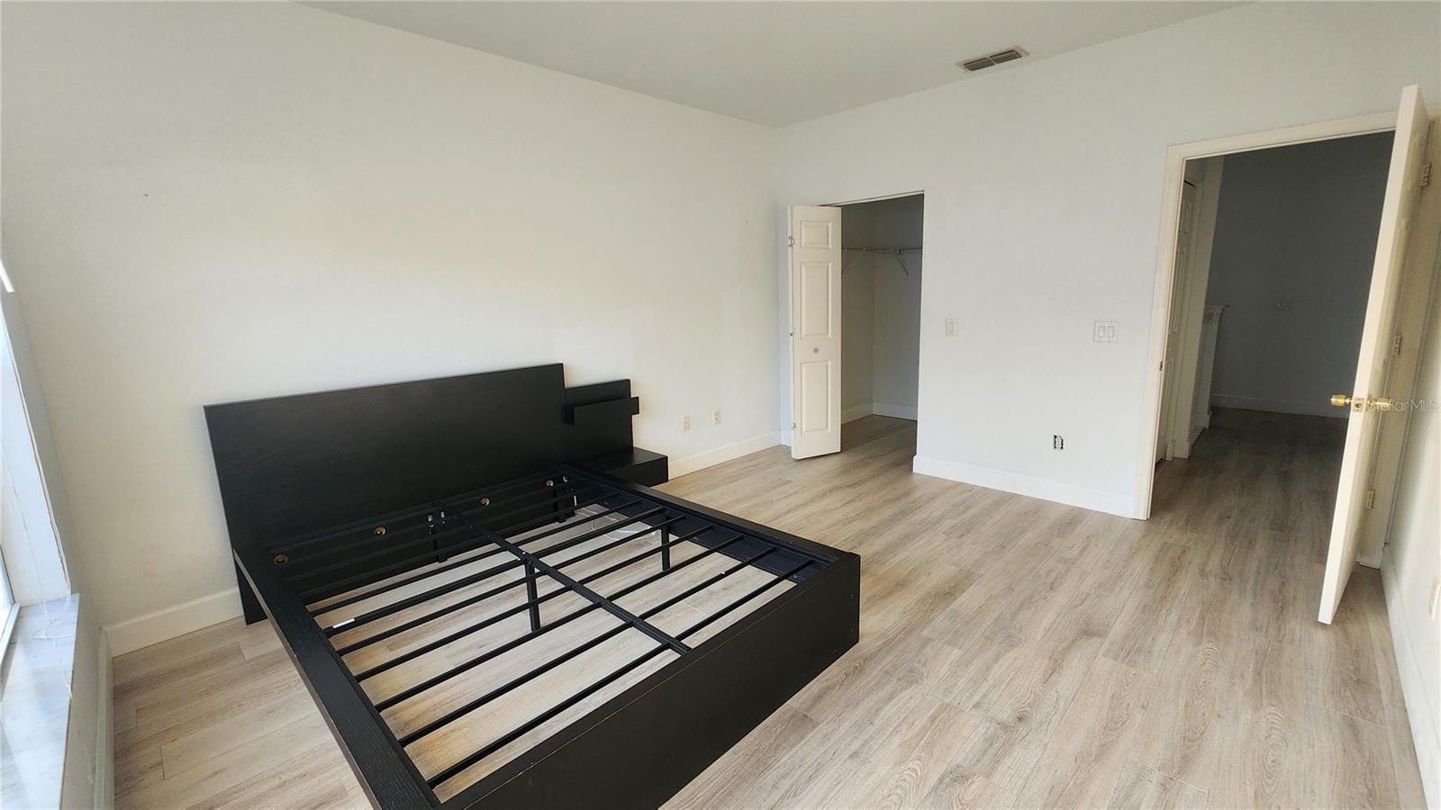 Image 16 of 32 For 2316 Grand Central Parkway 10