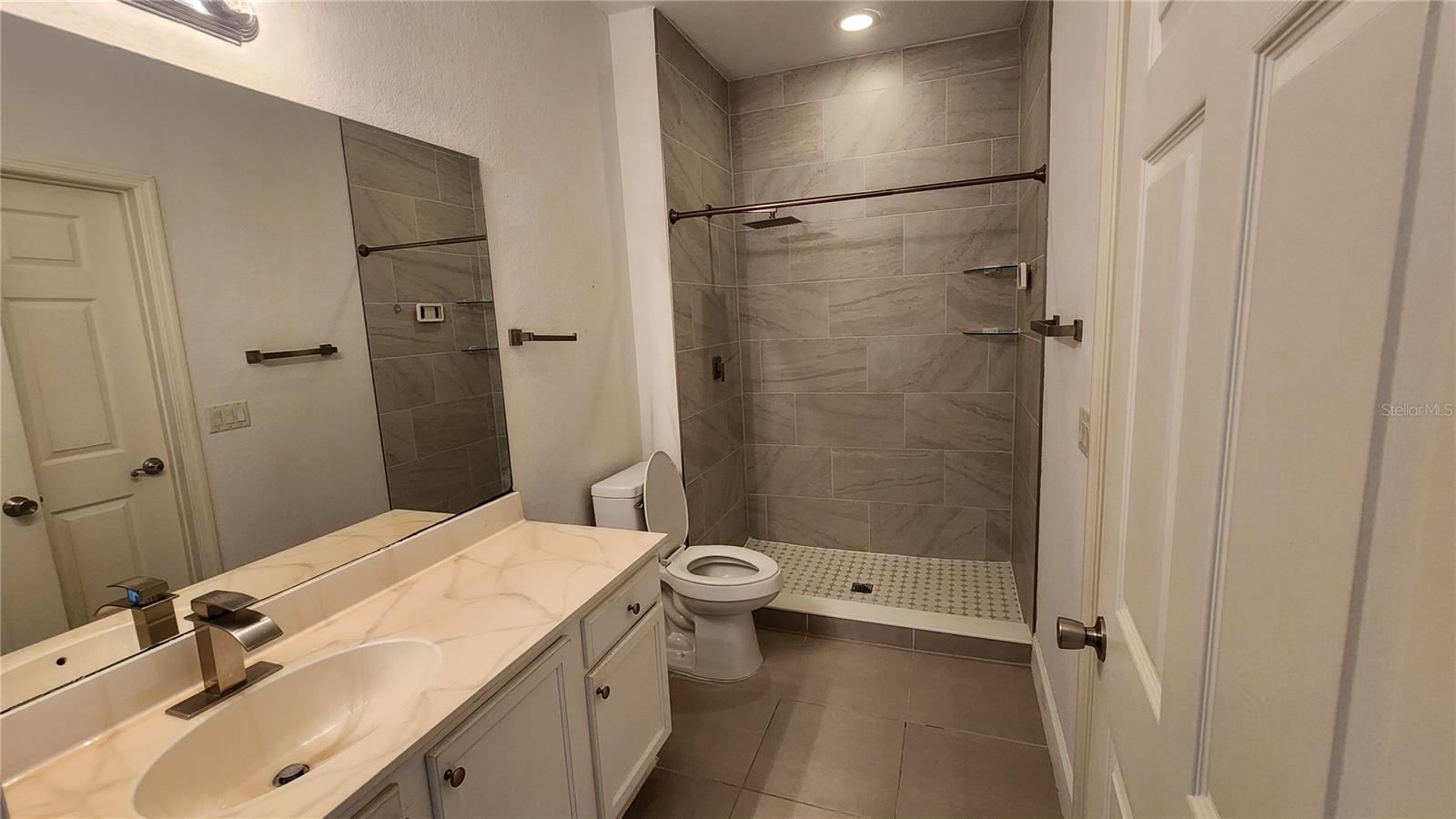 Image 22 of 32 For 2316 Grand Central Parkway 10