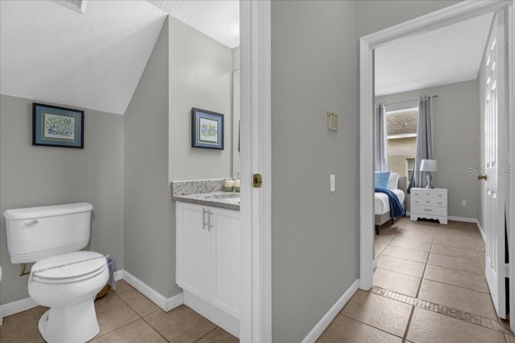 Image 11 of 44 For 8017 King Palm Circle