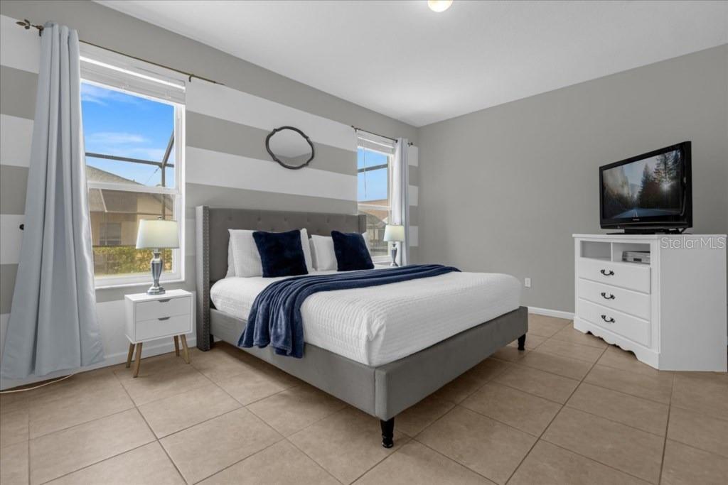 Image 14 of 44 For 8017 King Palm Circle