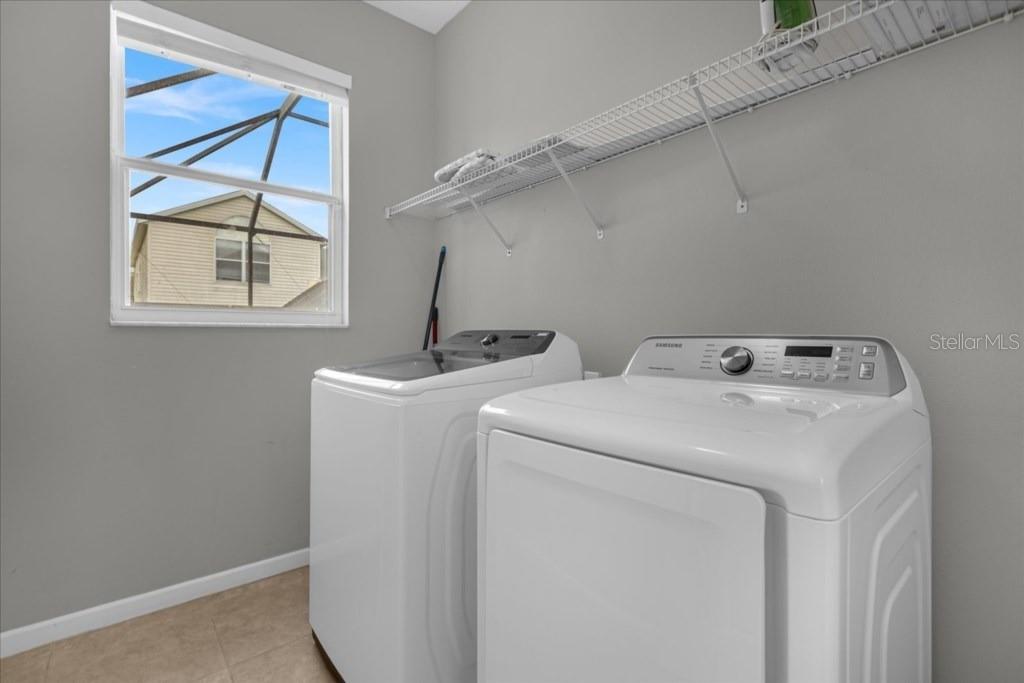 Image 16 of 44 For 8017 King Palm Circle