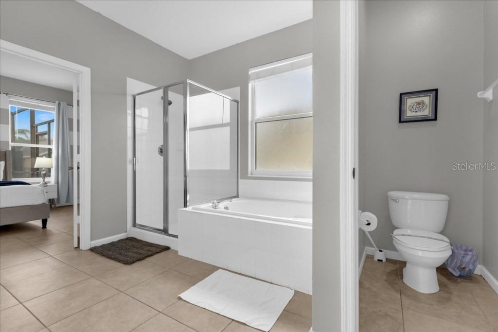 Image 18 of 44 For 8017 King Palm Circle