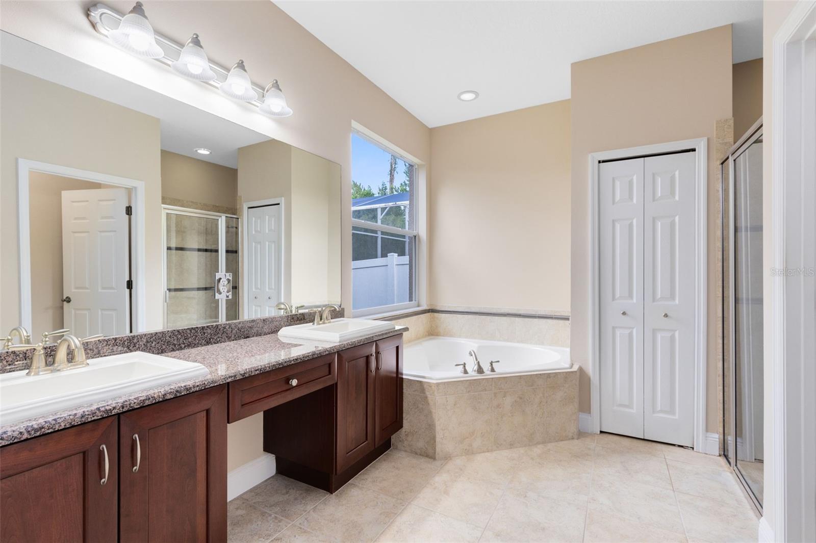Image 12 of 39 For 4019 Alcott Circle