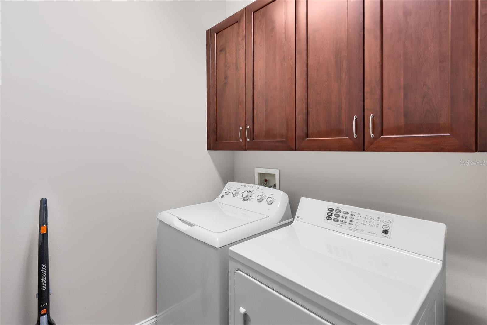 Image 7 of 39 For 4019 Alcott Circle