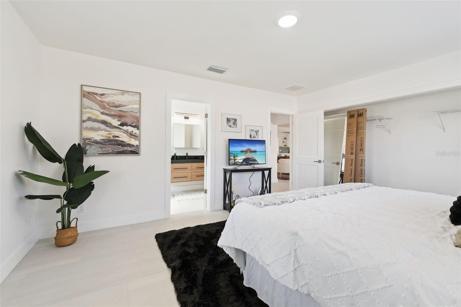 Image 17 of 31 For 2335 Tropical Shores Drive Se