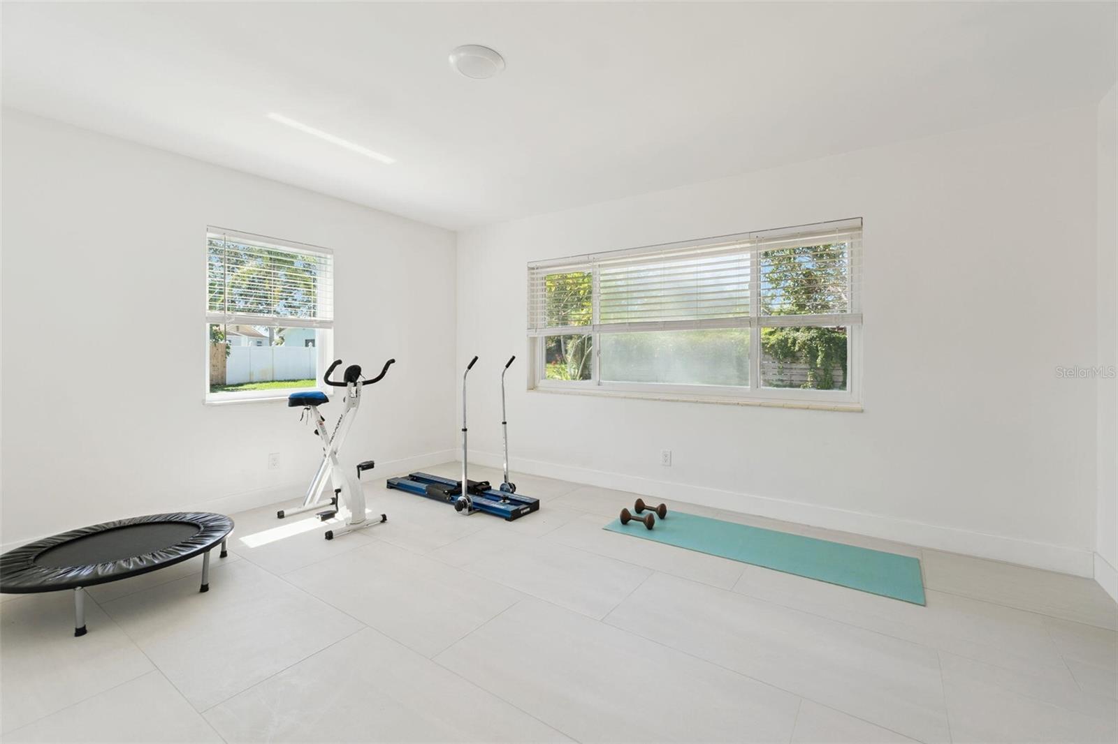 Image 24 of 31 For 2335 Tropical Shores Drive Se