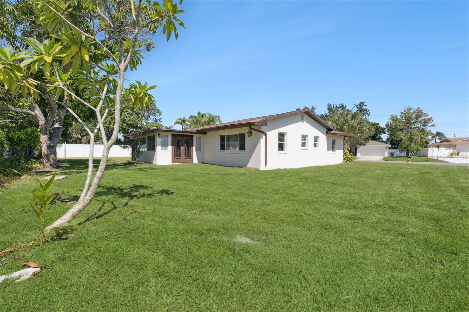 Image 28 of 31 For 2335 Tropical Shores Drive Se