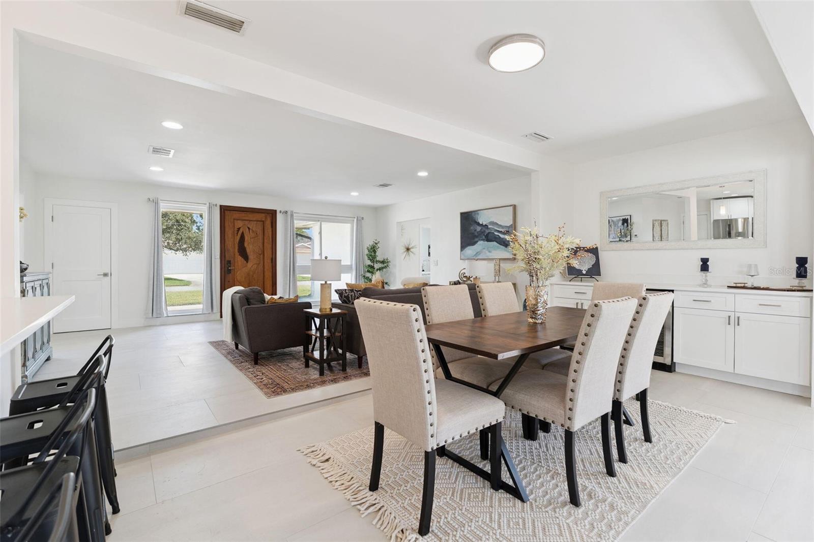 Image 7 of 31 For 2335 Tropical Shores Drive Se
