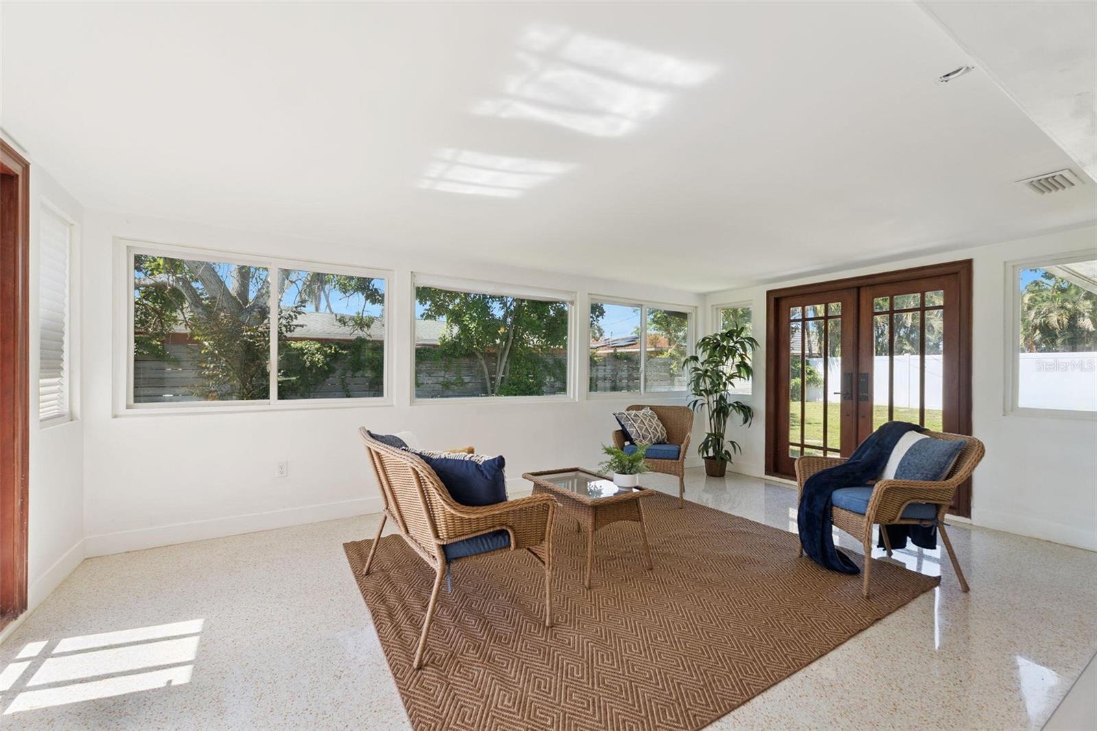Image 8 of 31 For 2335 Tropical Shores Drive Se