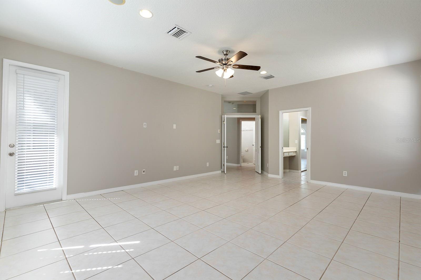 Image 20 of 58 For 14682 Braddock Oak Drive
