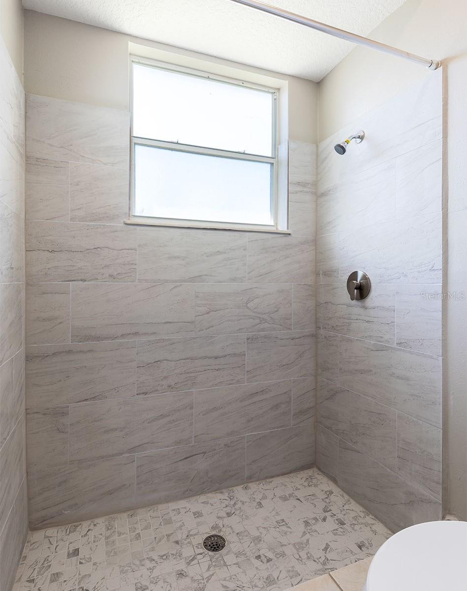Image 29 of 58 For 14682 Braddock Oak Drive