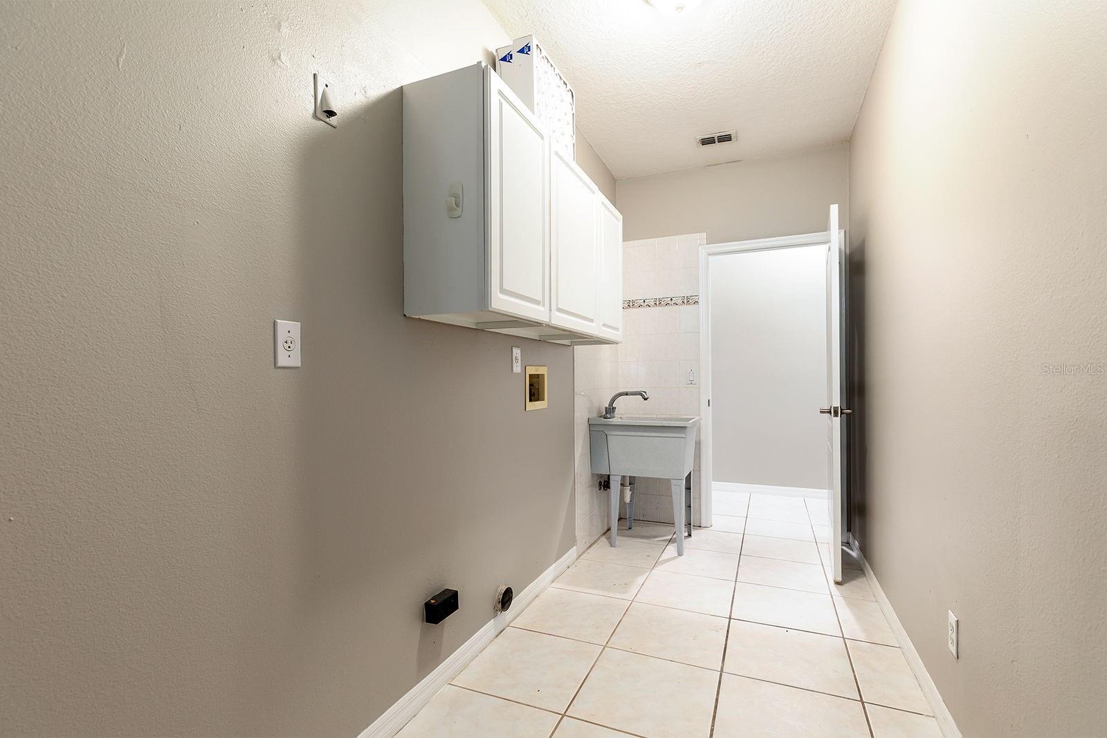 Image 32 of 58 For 14682 Braddock Oak Drive