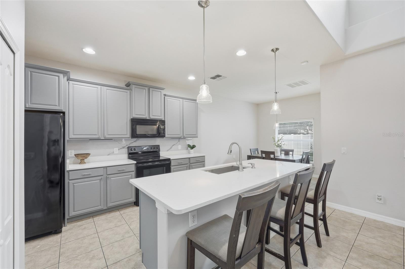 Image 11 of 52 For 9117 Oak Commons Way