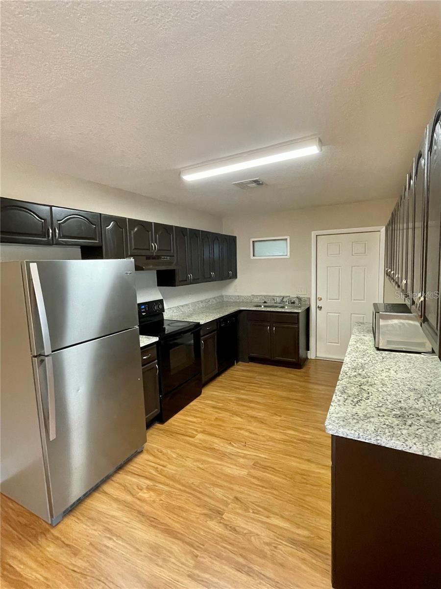 Image 6 of 12 For 10404 Groton Street