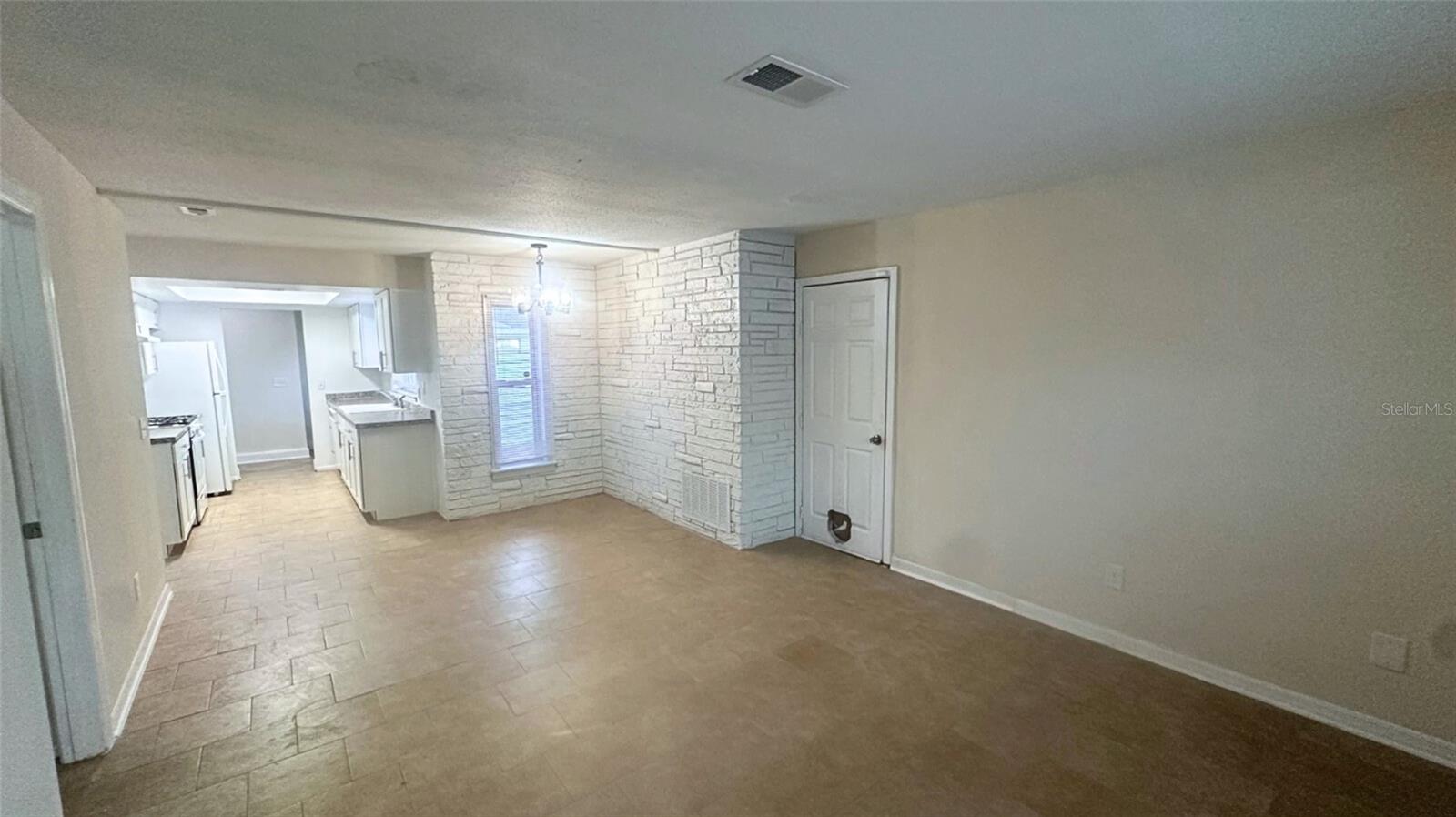 Image 4 of 12 For 3 Carriage Hill Circle