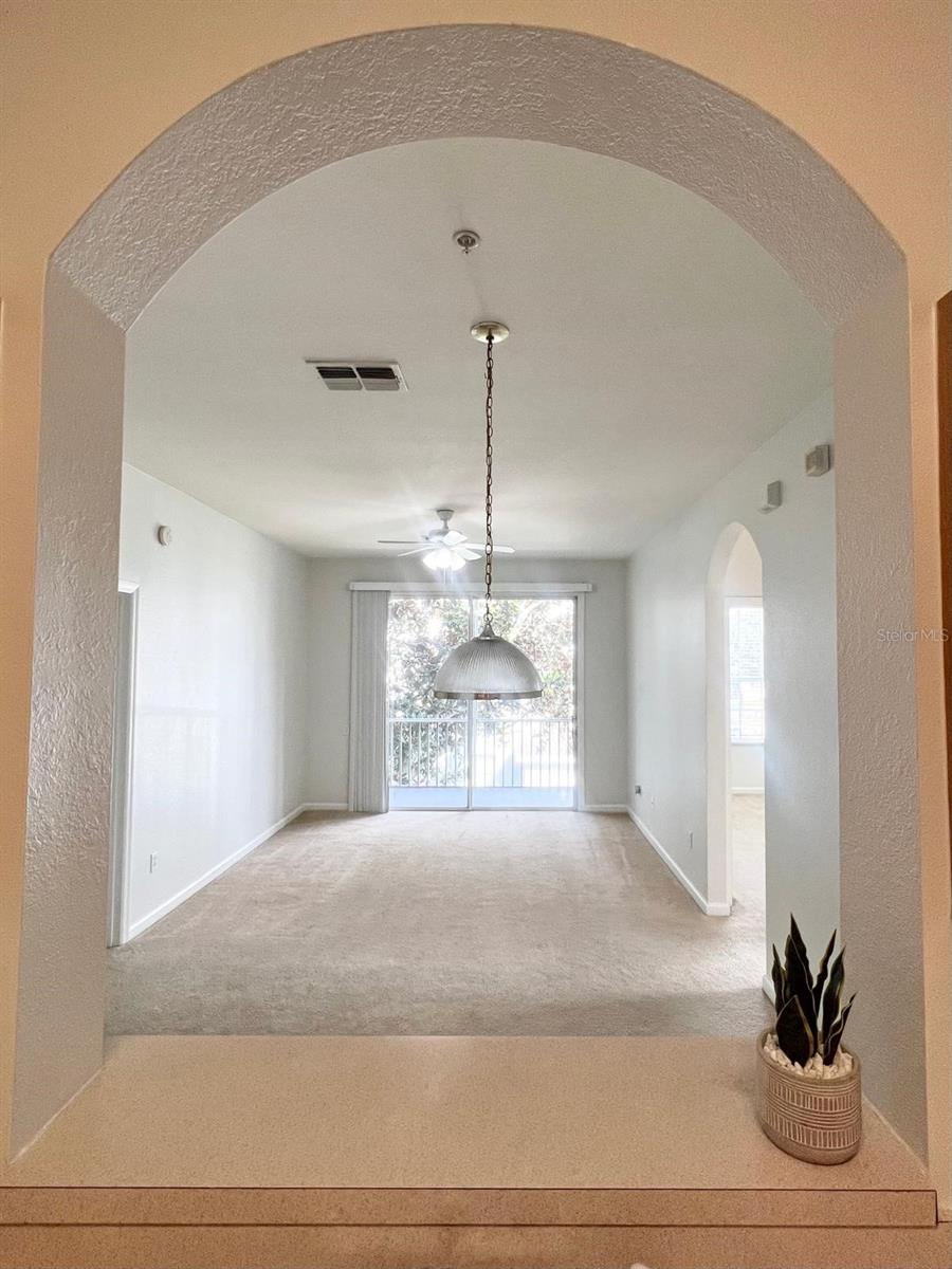 Image 17 of 40 For 8101 Coconut Palm Way 205