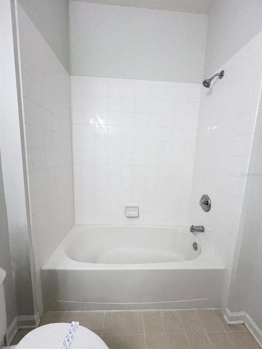 Image 22 of 40 For 8101 Coconut Palm Way 205