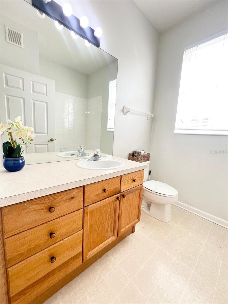 Image 31 of 40 For 8101 Coconut Palm Way 205