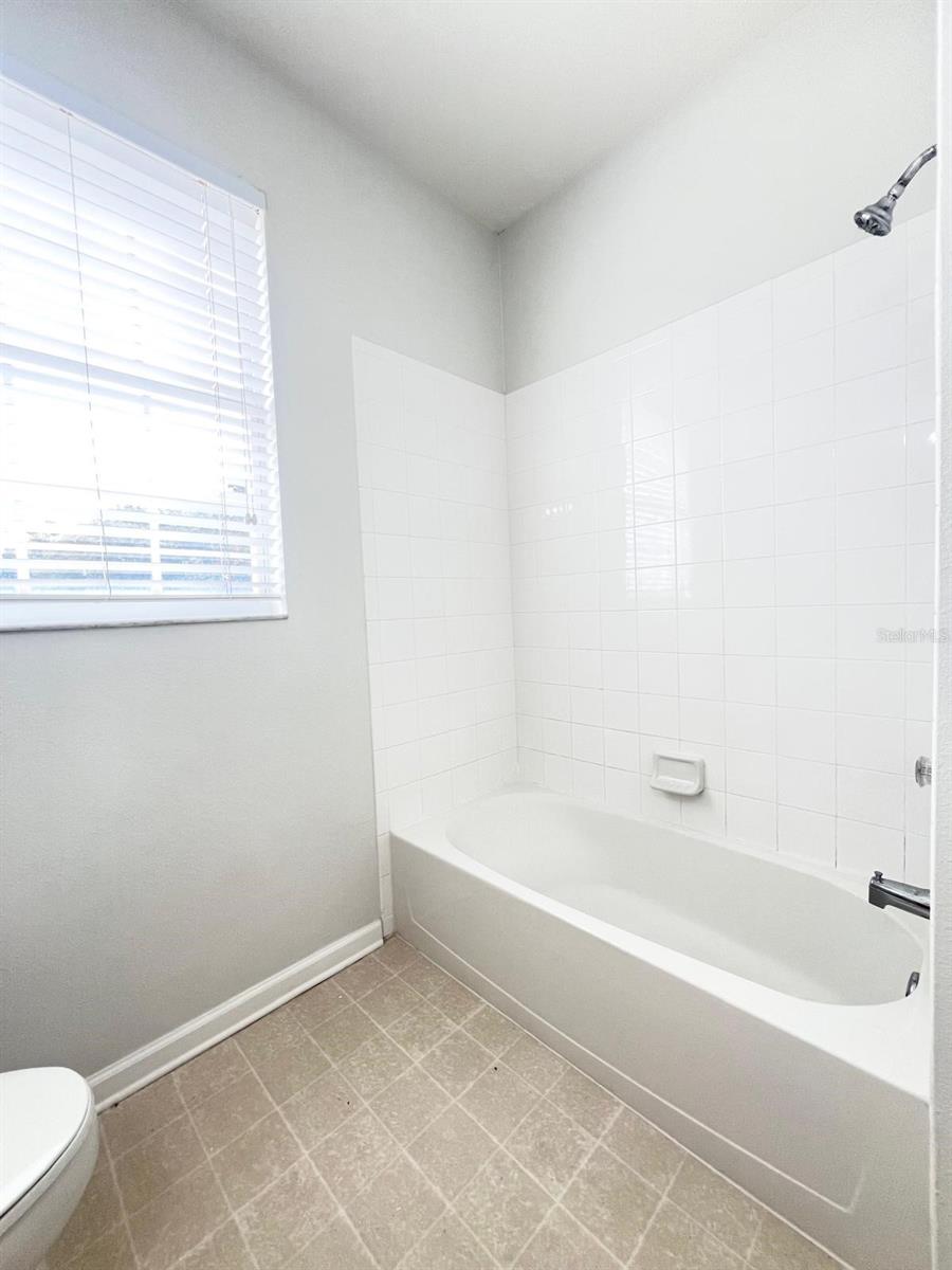 Image 32 of 40 For 8101 Coconut Palm Way 205