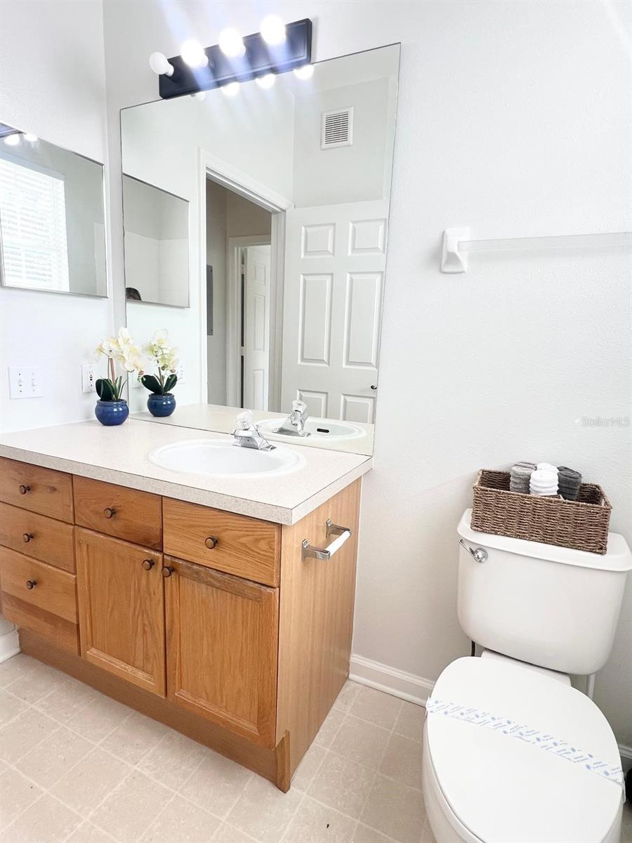 Image 33 of 40 For 8101 Coconut Palm Way 205