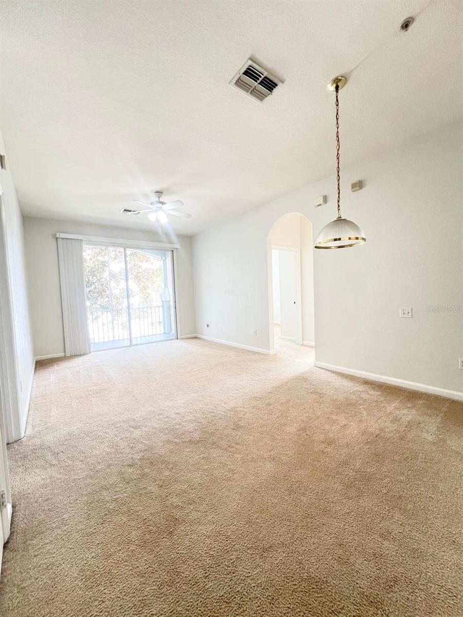 Image 36 of 40 For 8101 Coconut Palm Way 205