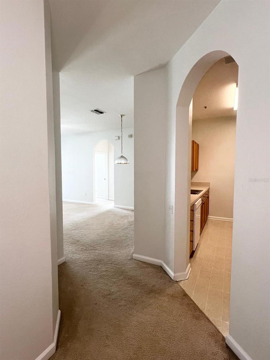 Image 37 of 40 For 8101 Coconut Palm Way 205