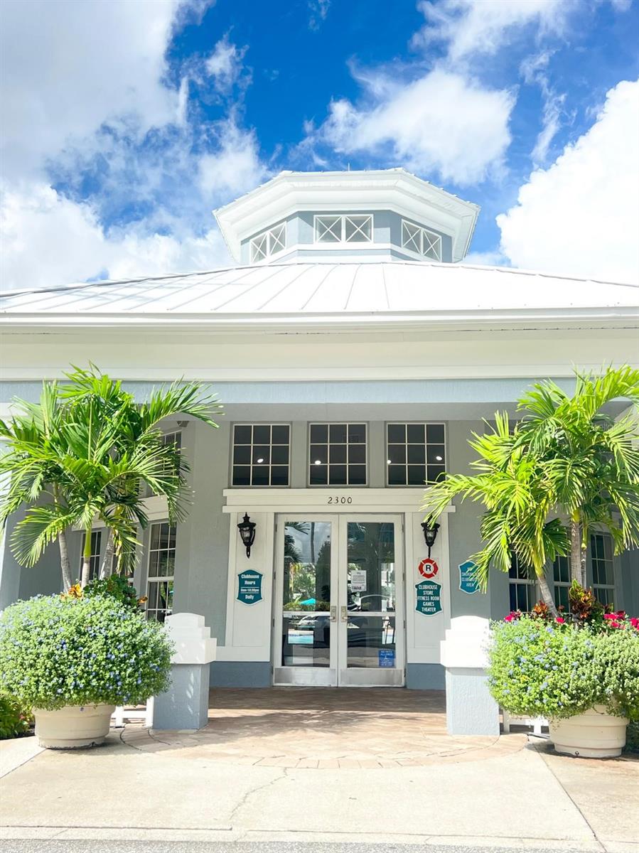 Image 7 of 40 For 8101 Coconut Palm Way 205