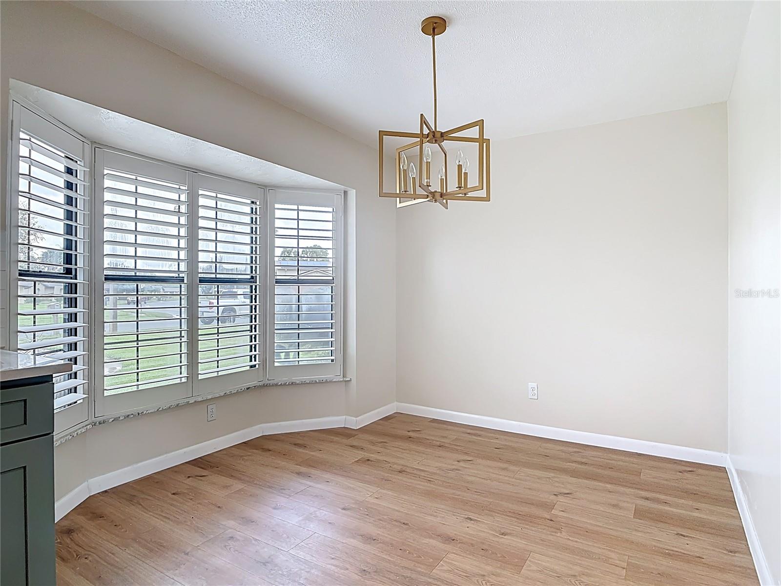 Image 12 of 40 For 105 Powderhorn Court