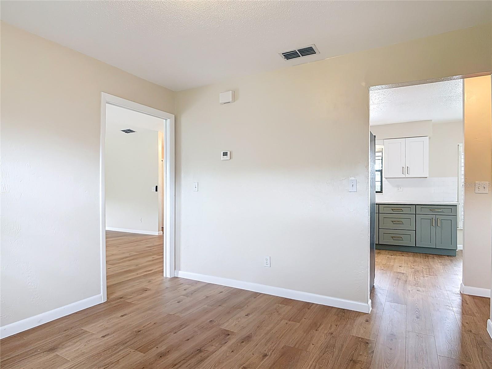 Image 15 of 40 For 105 Powderhorn Court