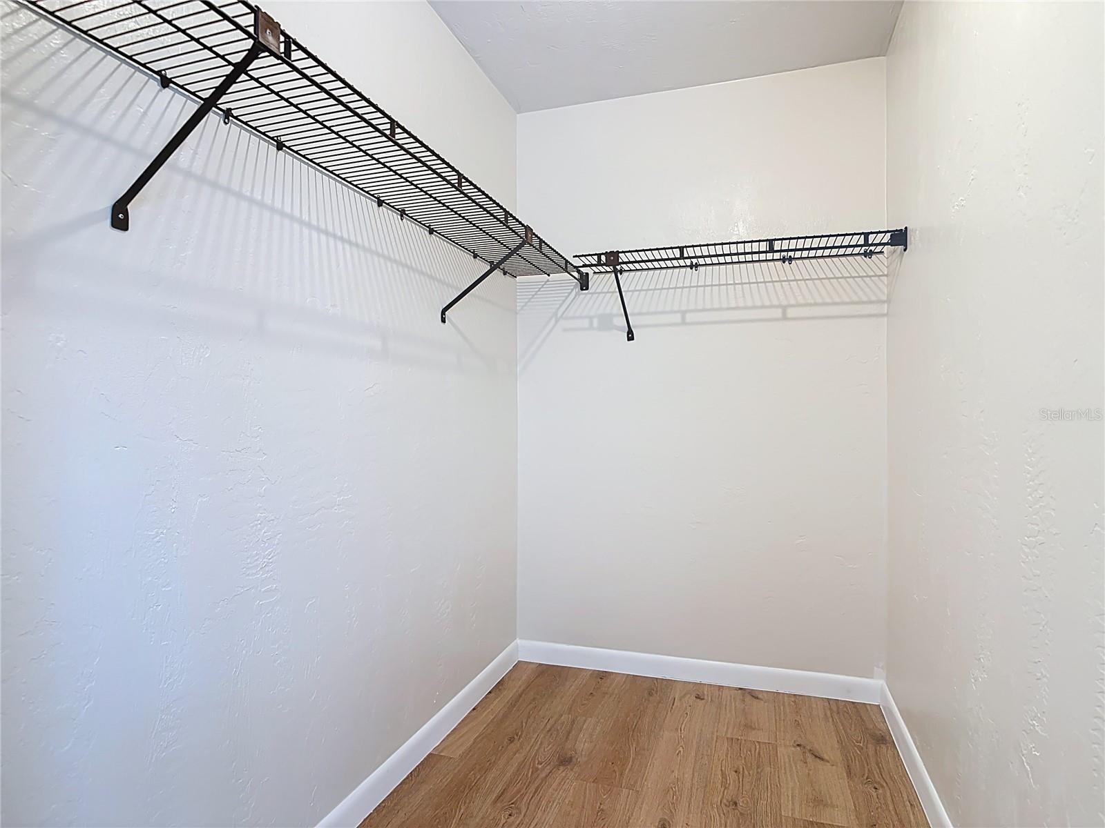 Image 18 of 40 For 105 Powderhorn Court