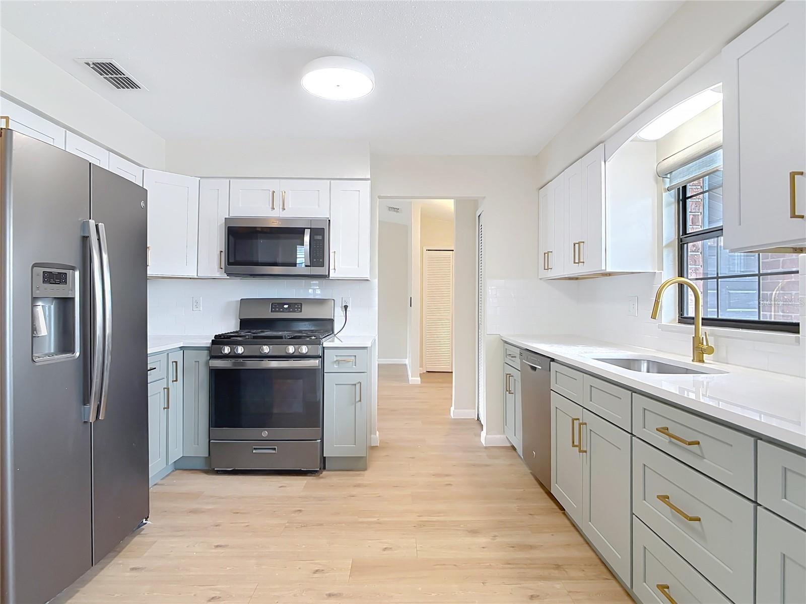 Image 6 of 40 For 105 Powderhorn Court