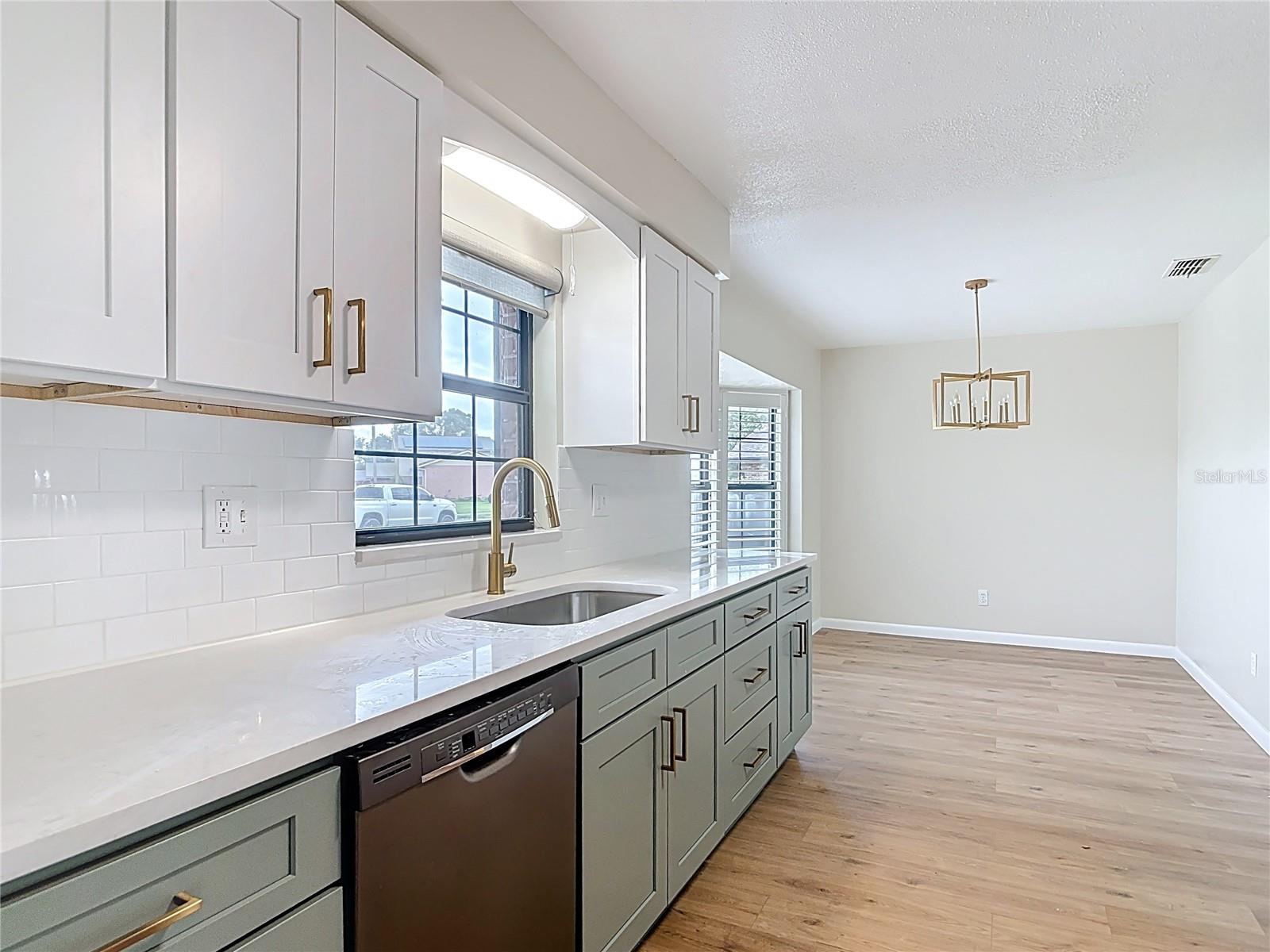Image 7 of 40 For 105 Powderhorn Court
