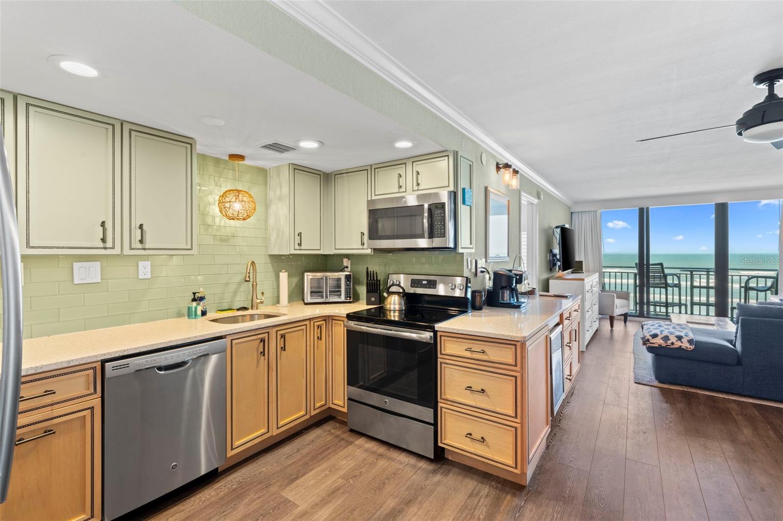 Image 10 of 40 For 2401 Atlantic Avenue 503a
