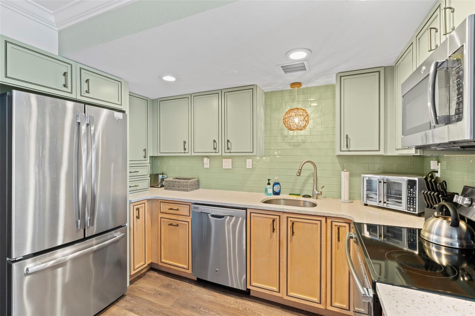 Image 11 of 40 For 2401 Atlantic Avenue 503a