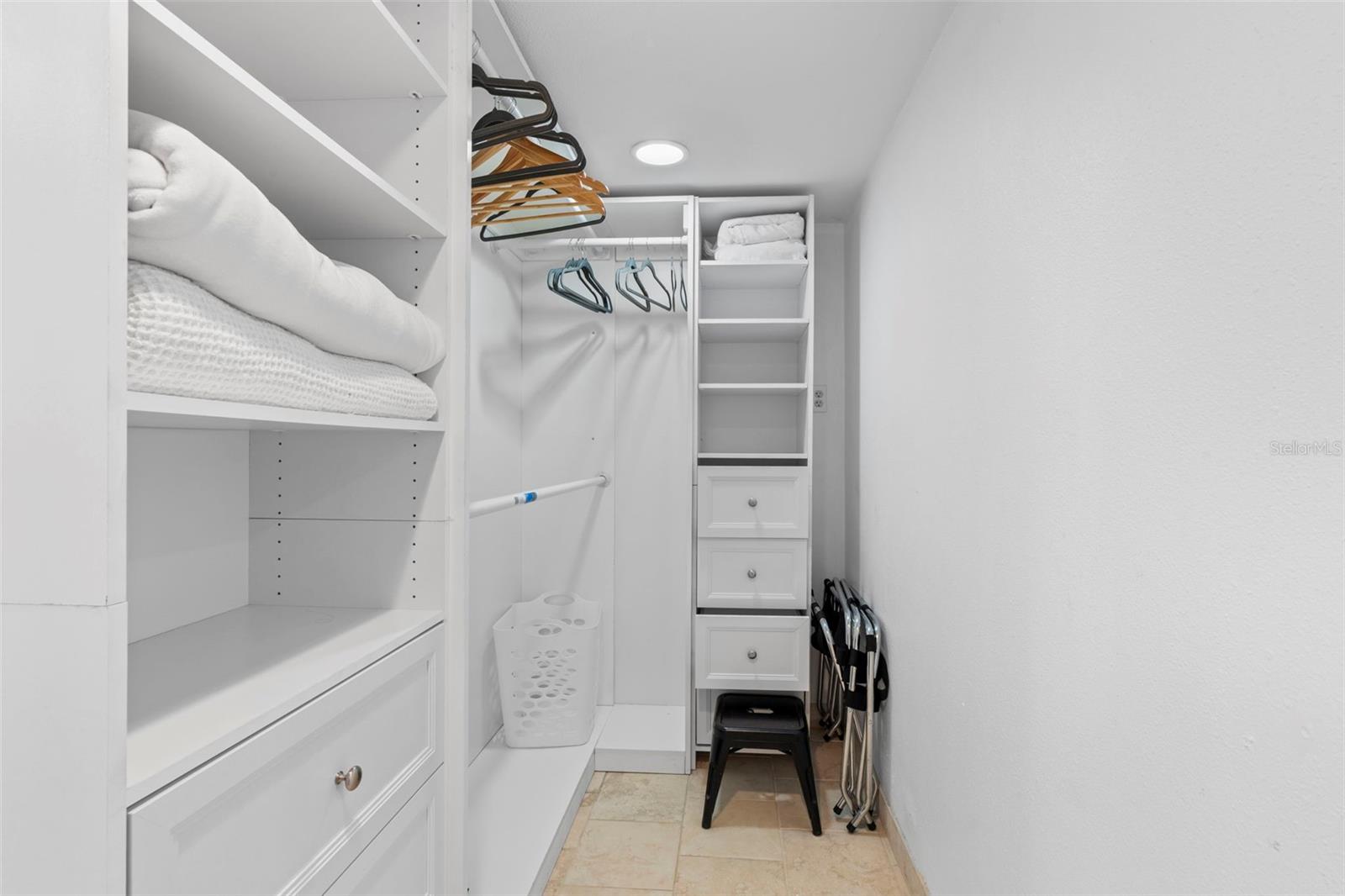 Image 23 of 40 For 2401 Atlantic Avenue 503a
