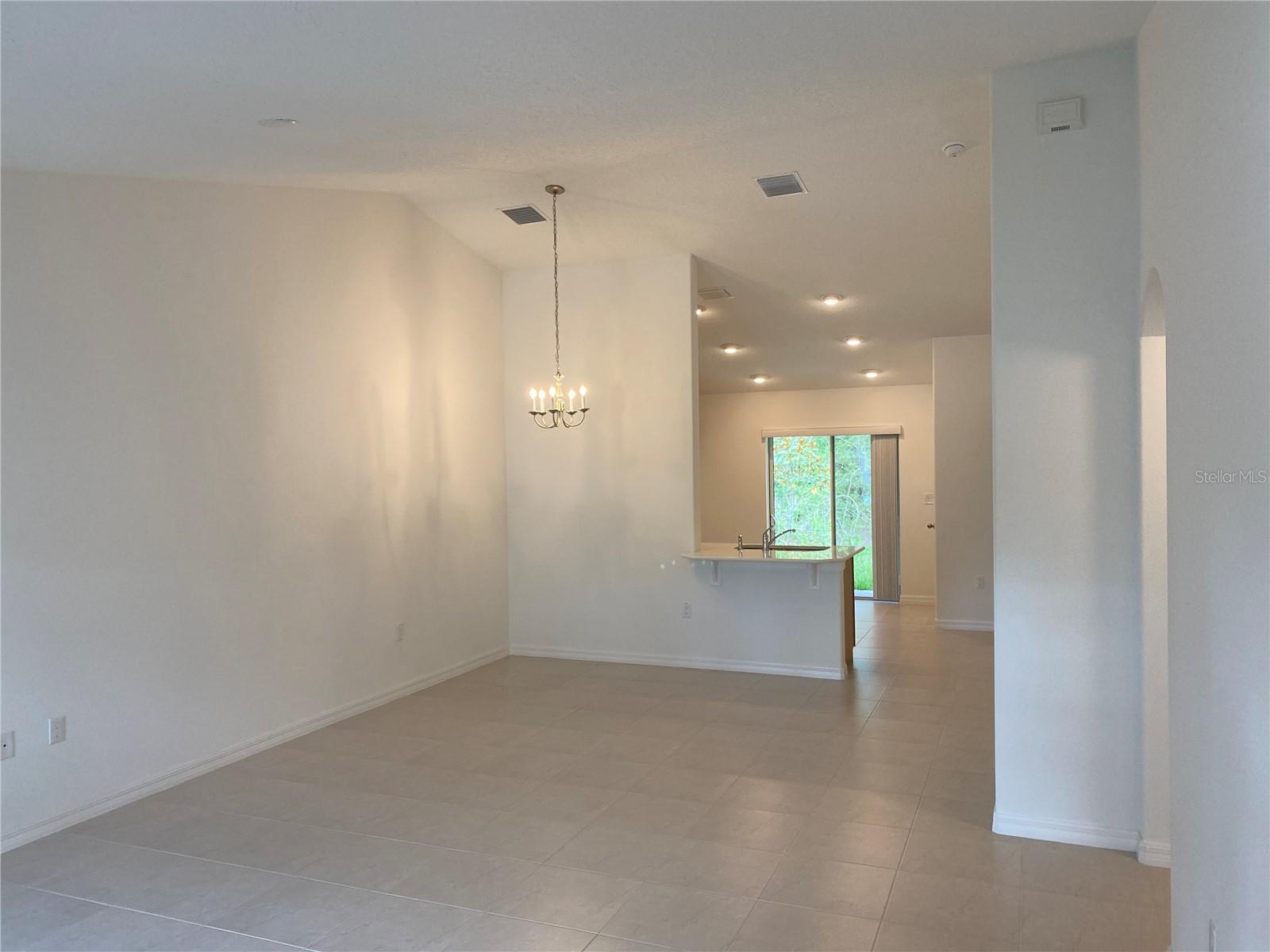 Image 2 of 5 For 2 Ryapple Lane B