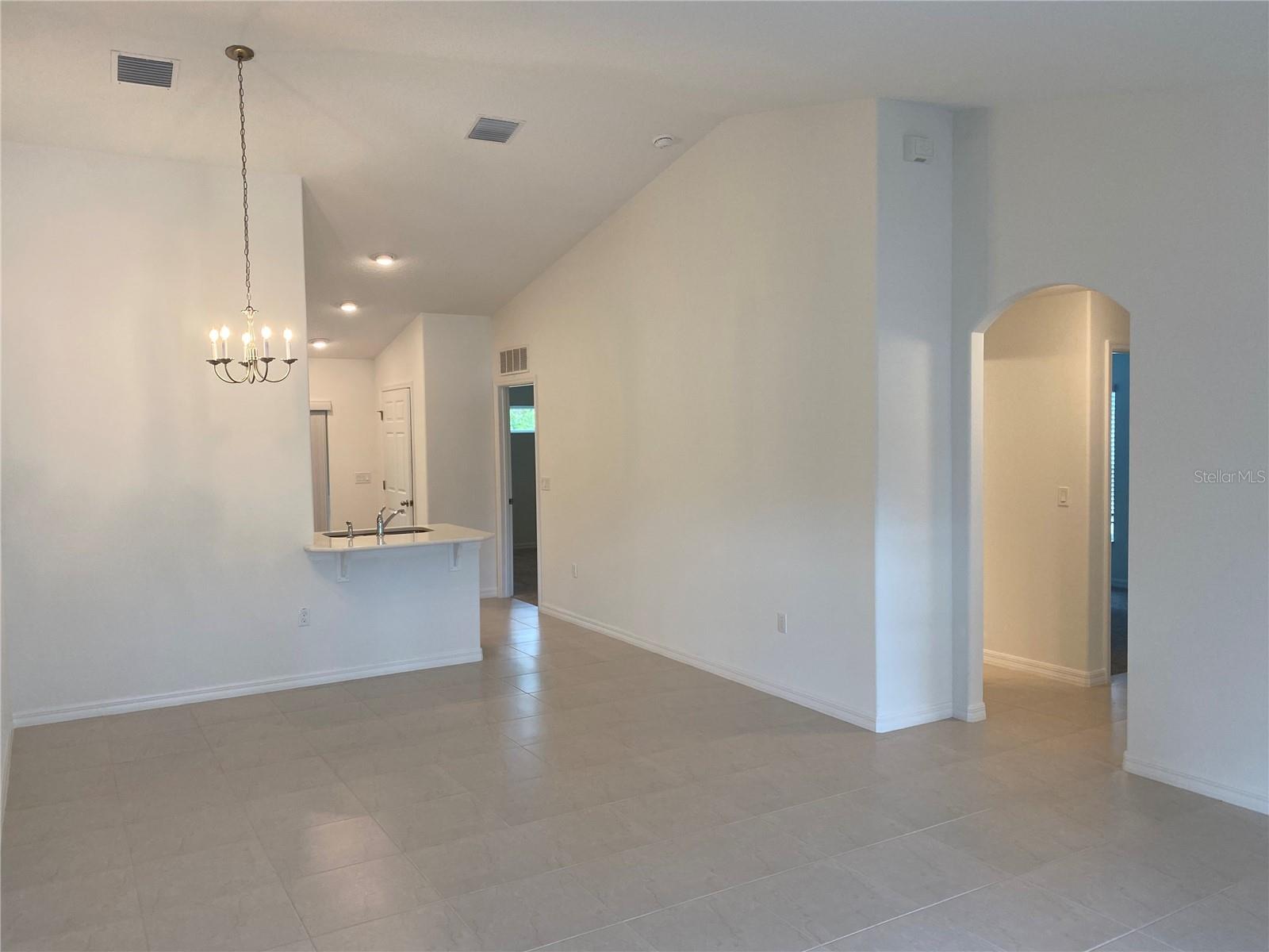 Image 3 of 5 For 2 Ryapple Lane B