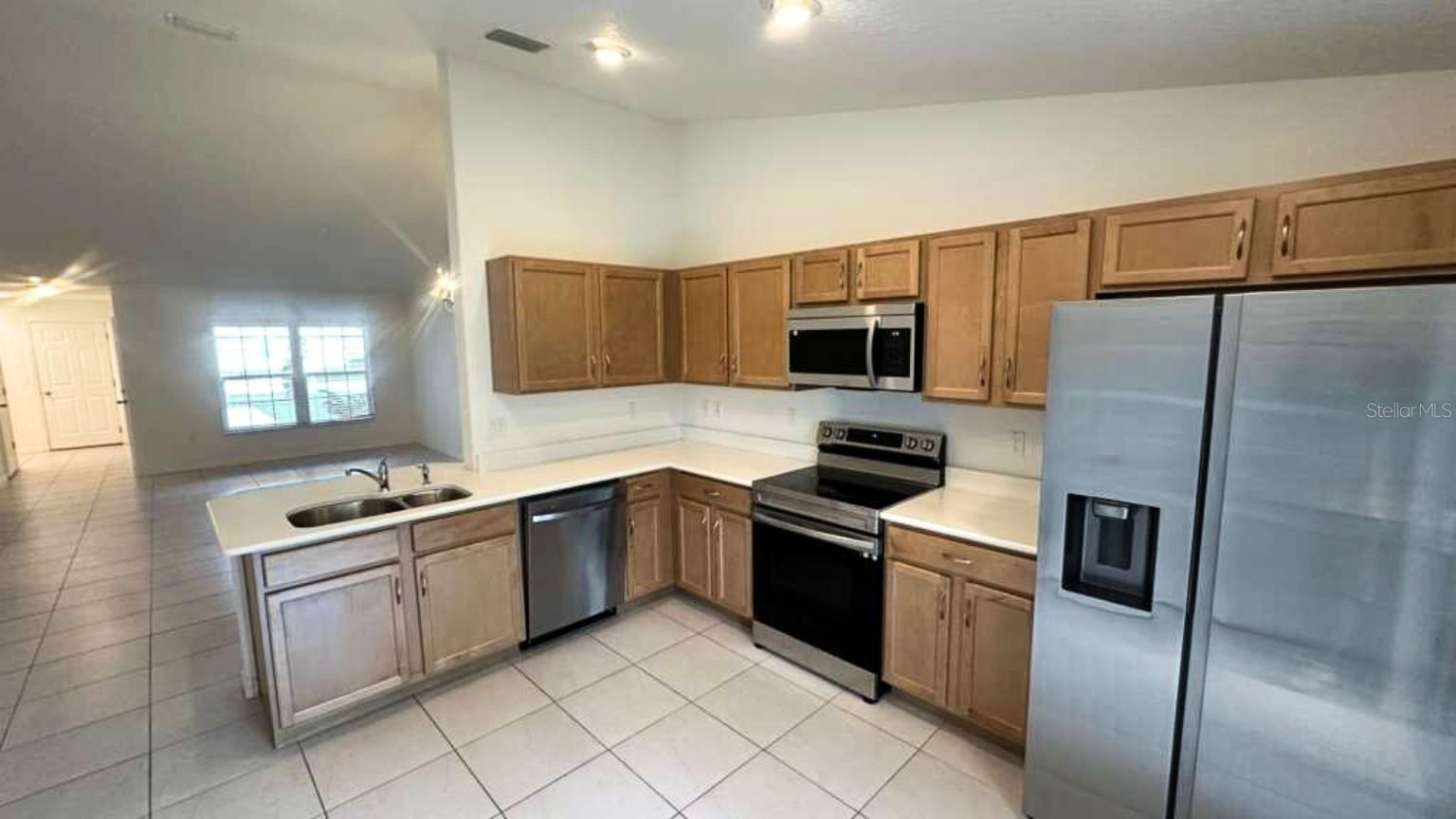 Image 7 of 13 For 2 Ryapple Lane B