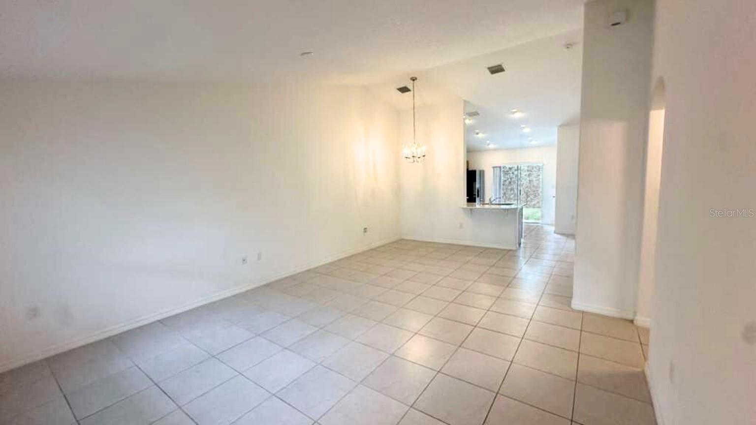 Image 8 of 13 For 2 Ryapple Lane B