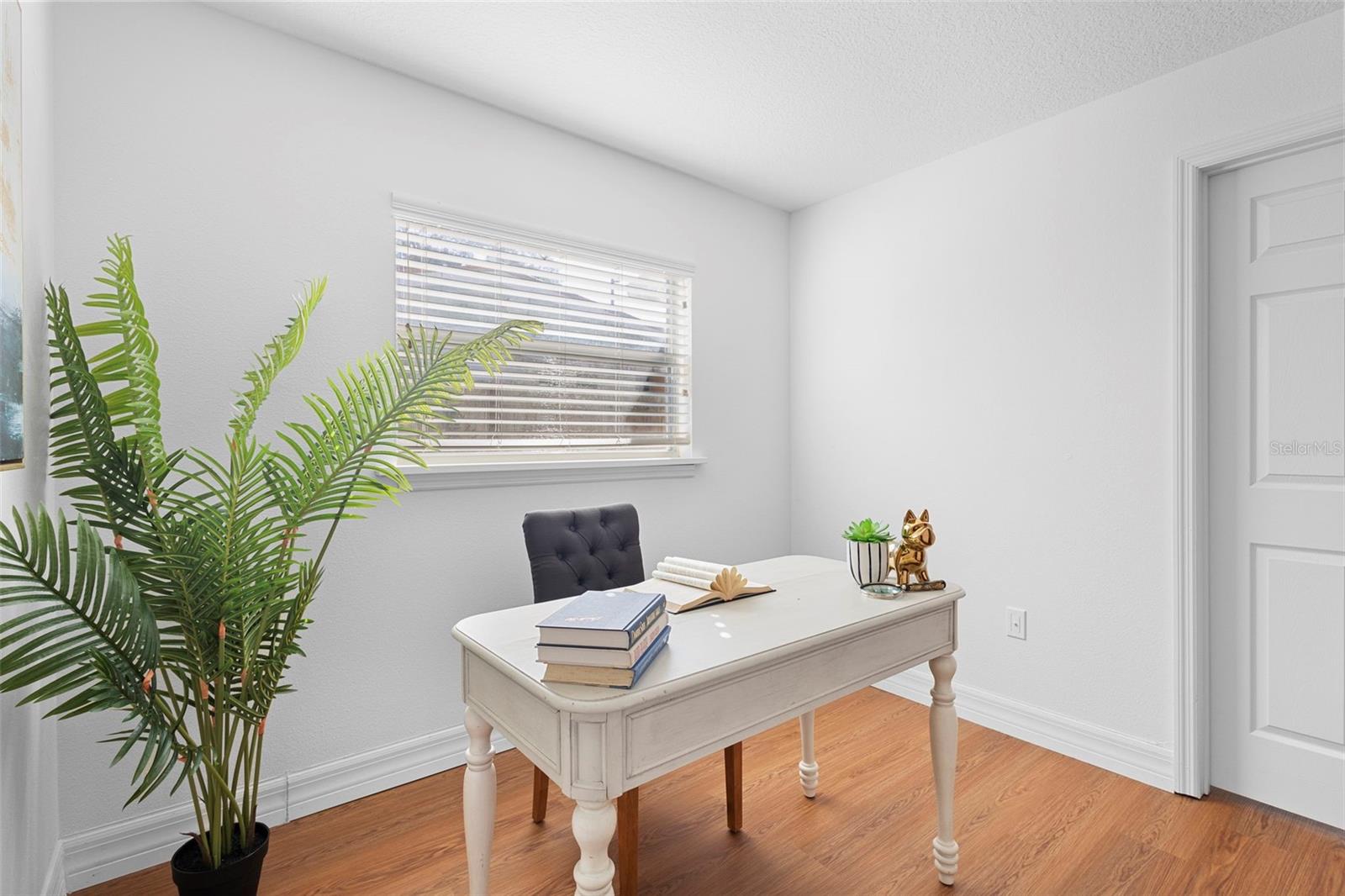 Image 11 of 23 For 10 Minnehaha Circle